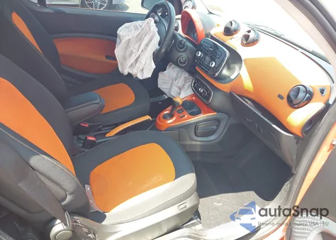 2016 Smart Fortwo Passion/Prime/Proxy/Pure from USA, damaged, VIN WMEFJ5DA7GK079058